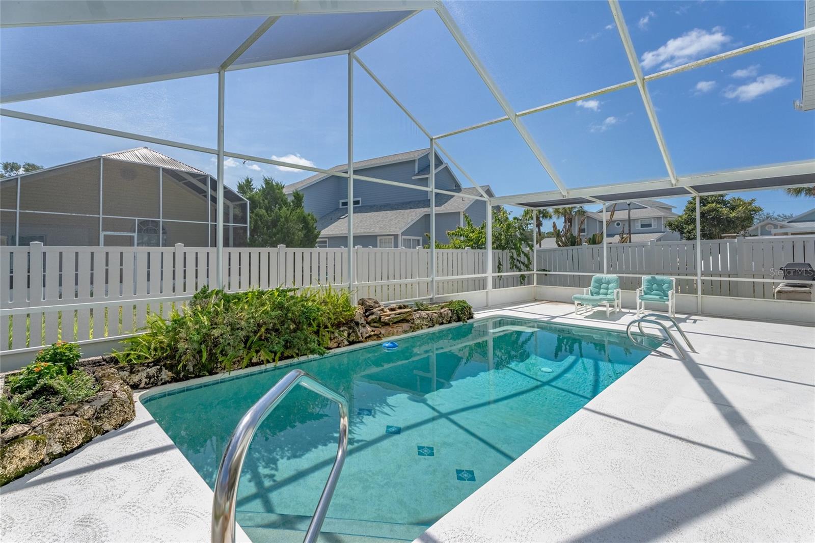 32 ANDOVER DR
