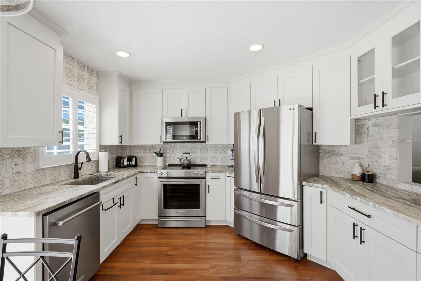 32 ANDOVER DR