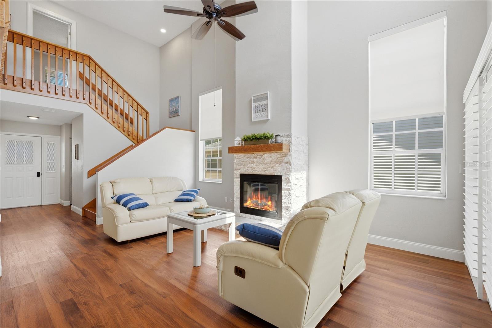 32 ANDOVER DR