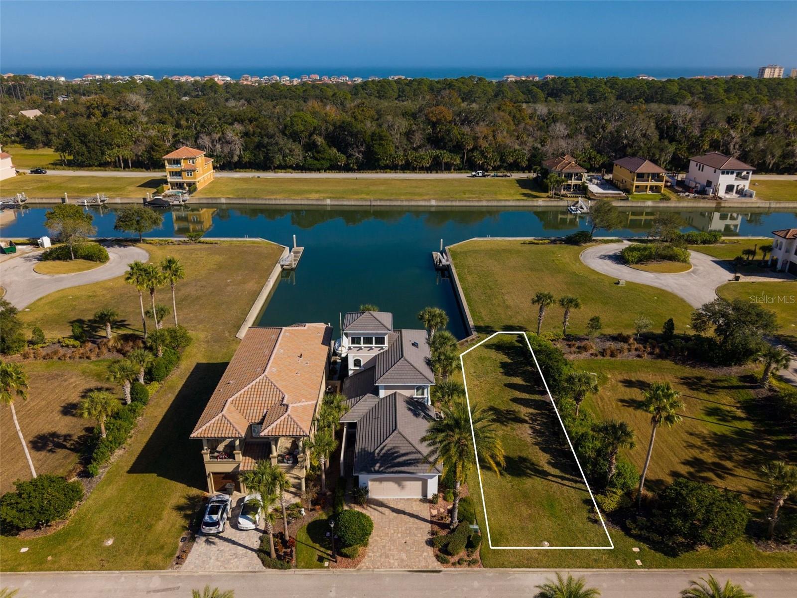 257 YACHT HARBOR DR