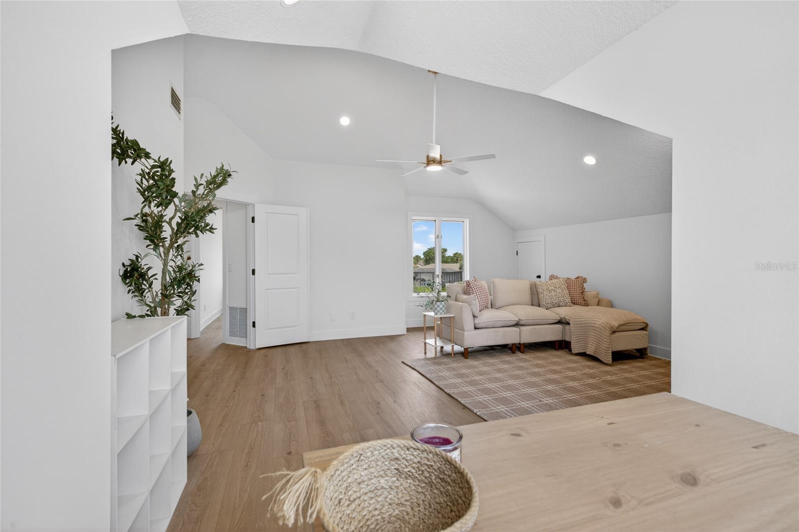 7 CHINOOK CT