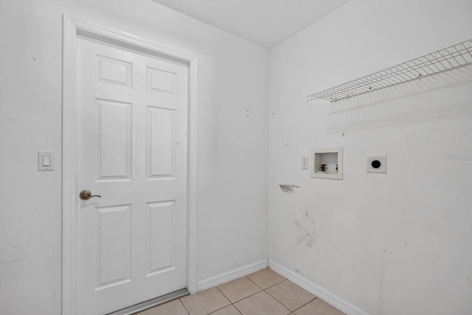 8 PILLORY LN