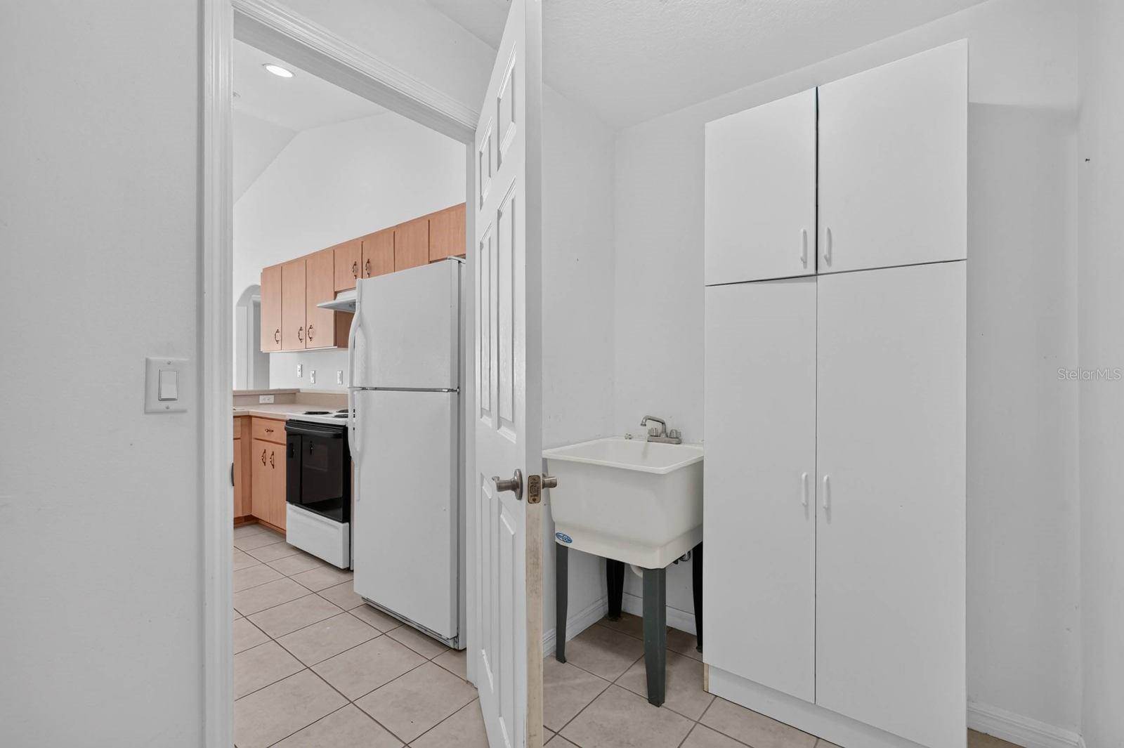 8 PILLORY LN