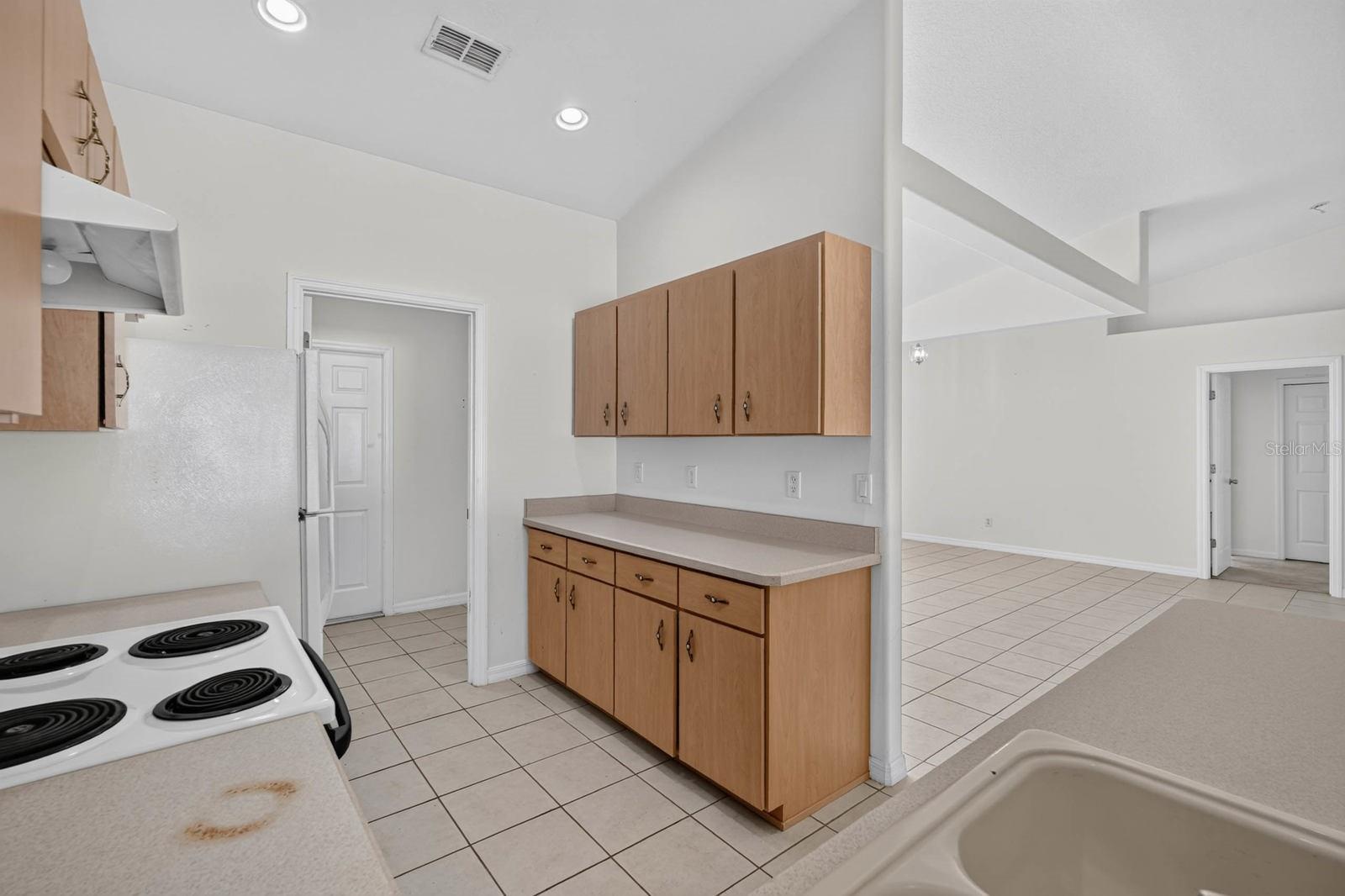 8 PILLORY LN