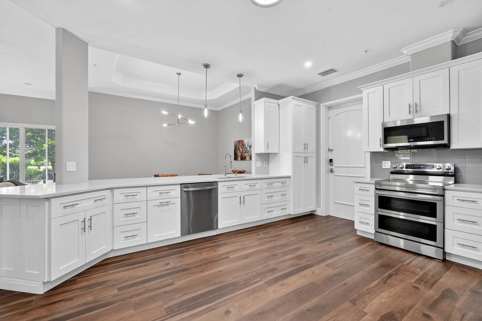 35 CASA BELLA CIR #1201