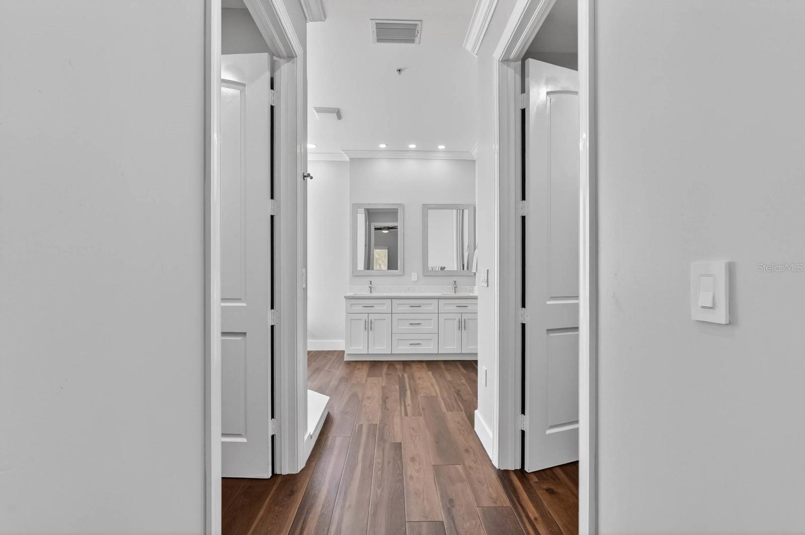 35 CASA BELLA CIR #1201