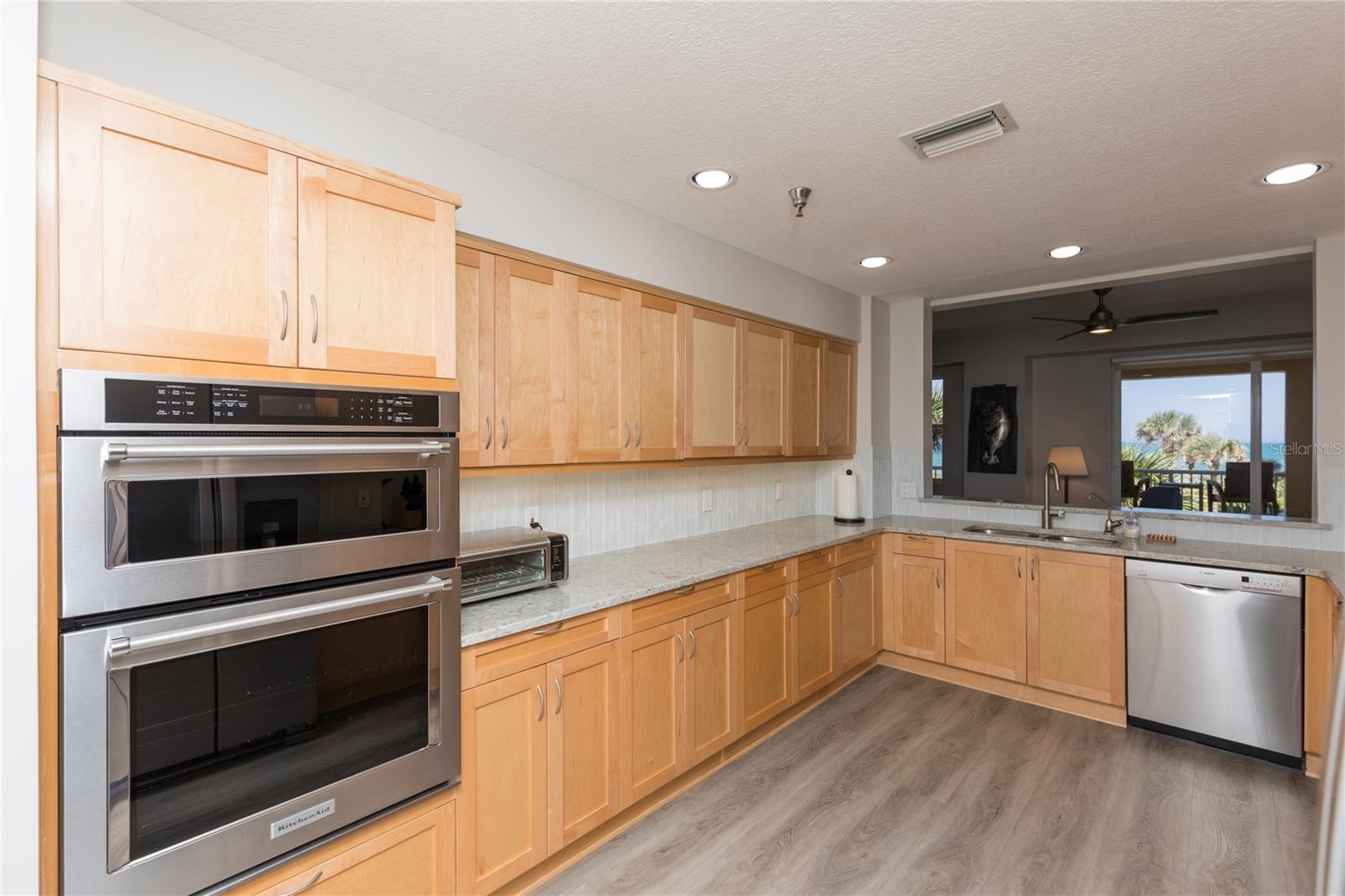 11 AVENUE DE LA MER #1207