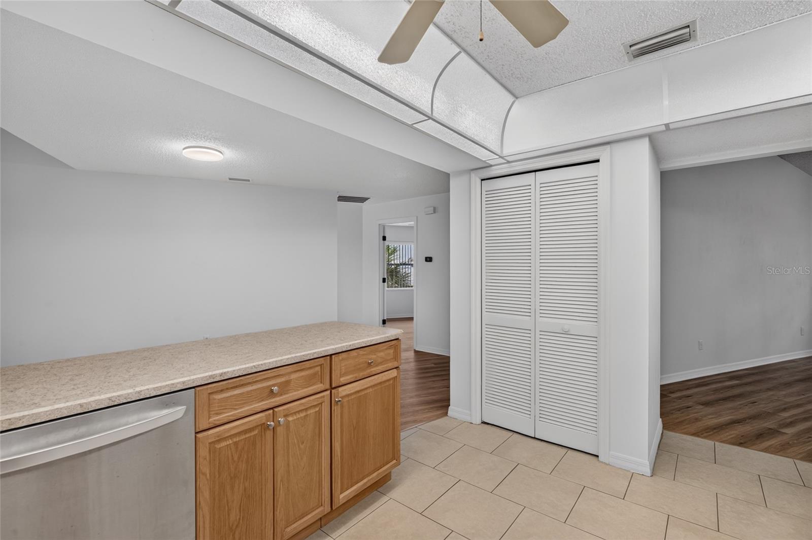 11 WALNUT PL