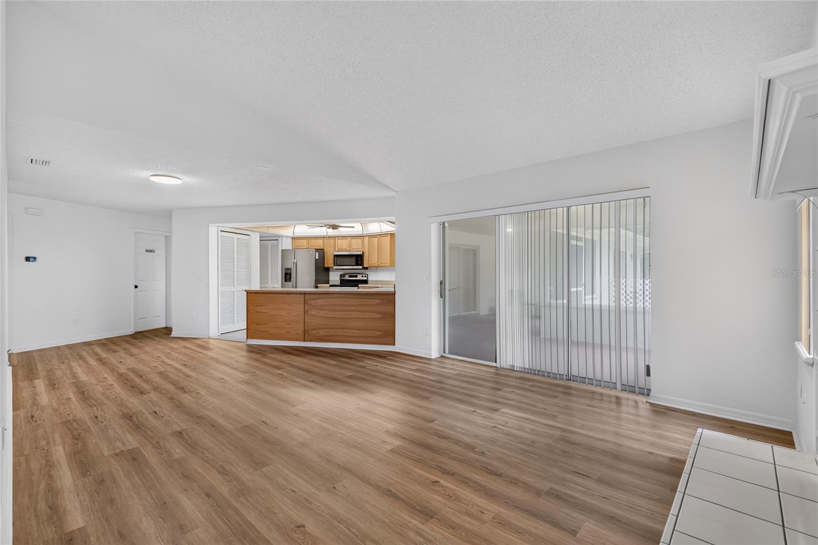 11 WALNUT PL