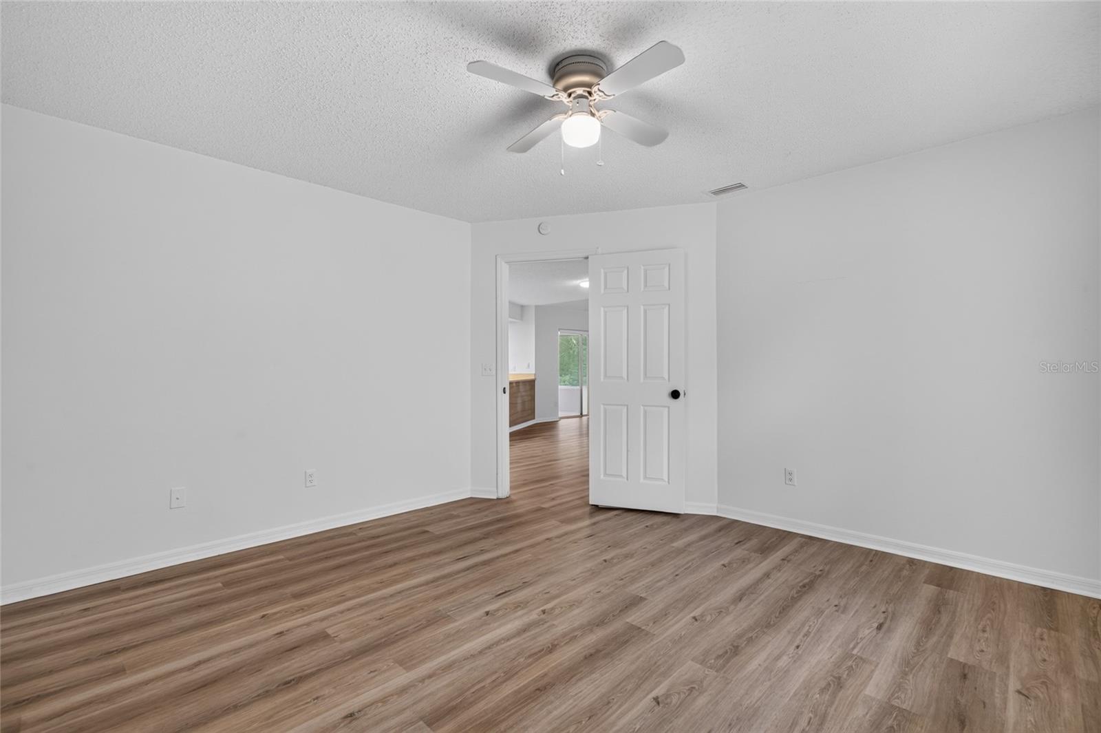 11 WALNUT PL