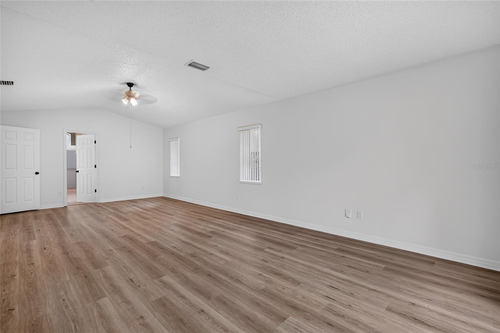 11 WALNUT PL