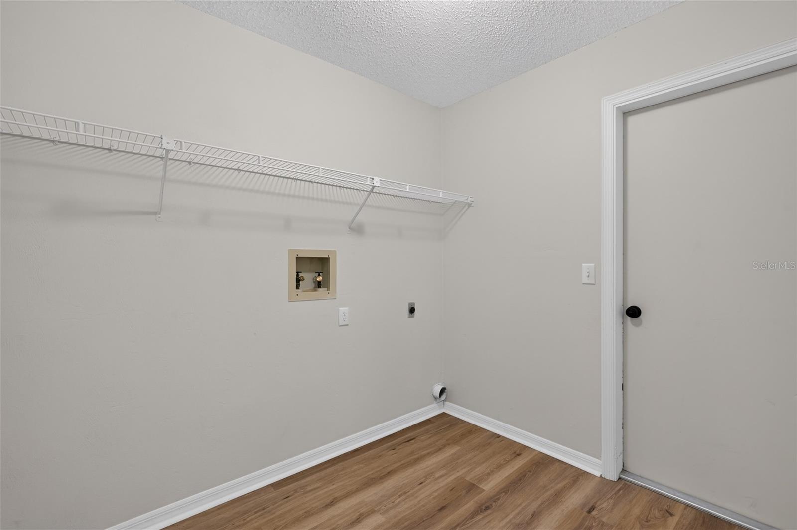 11 WALNUT PL