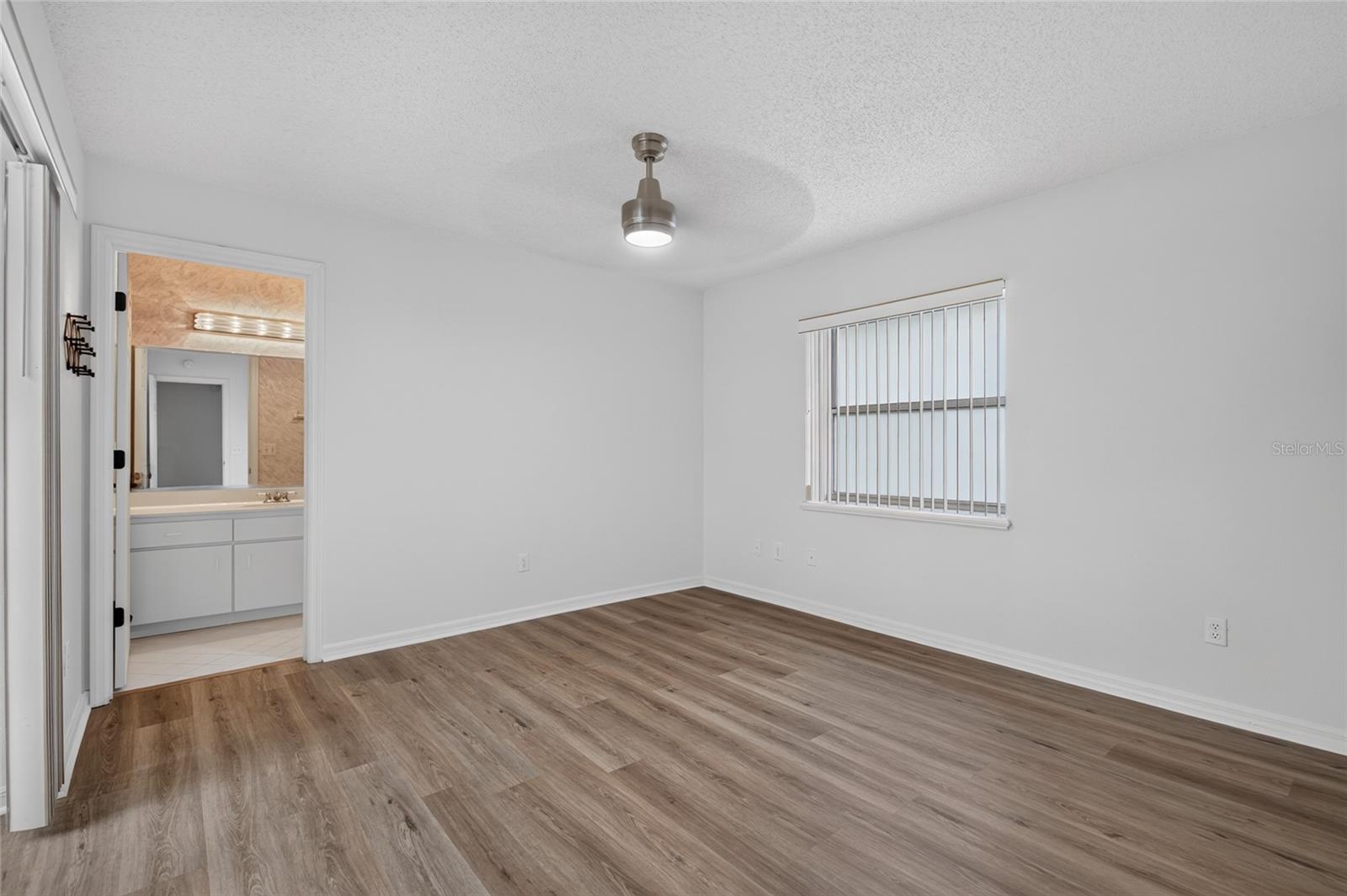 11 WALNUT PL
