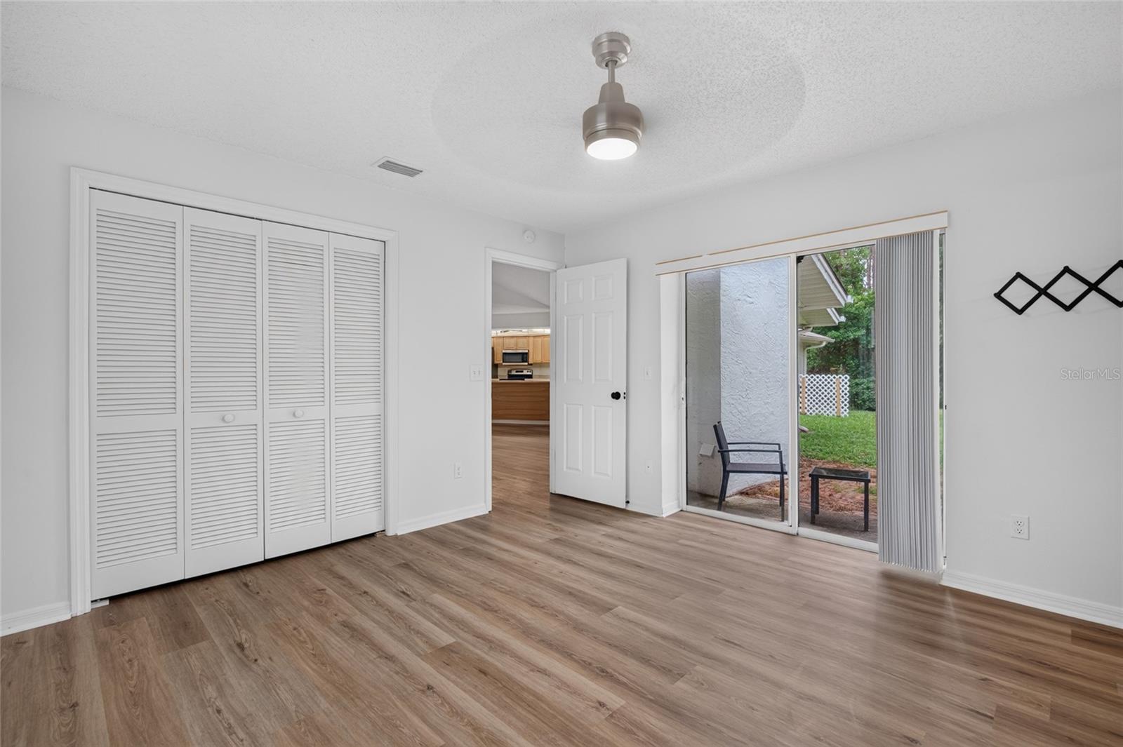 11 WALNUT PL