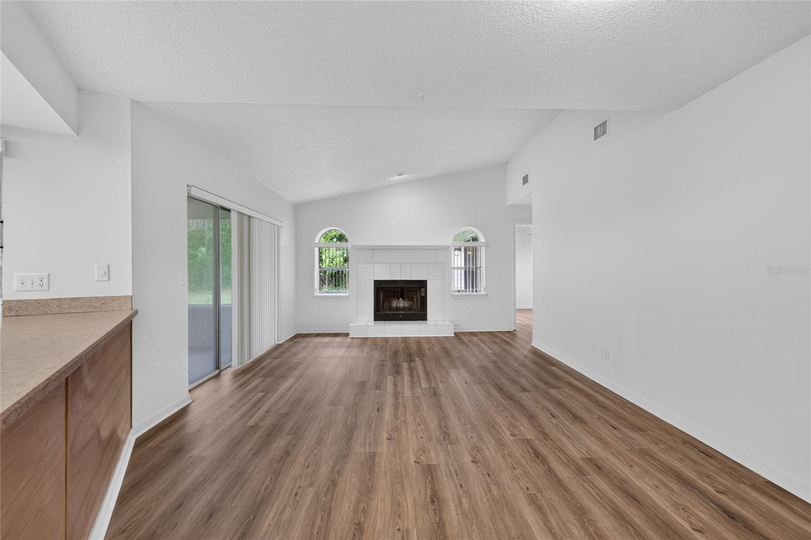 11 WALNUT PL