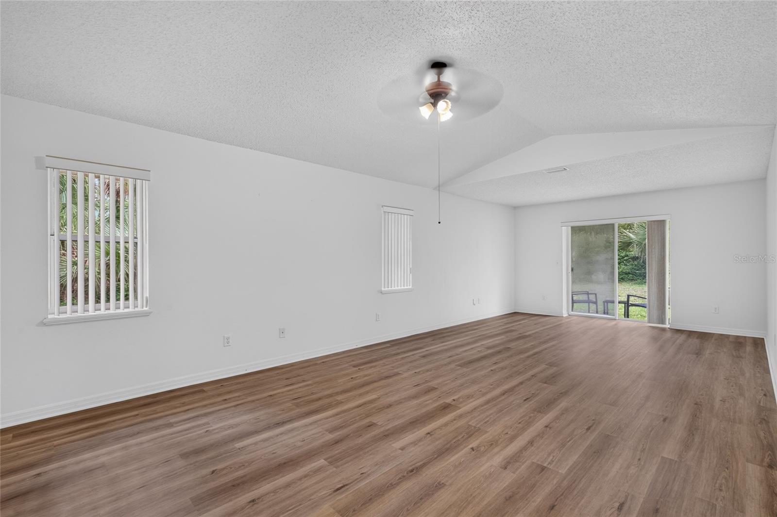 11 WALNUT PL