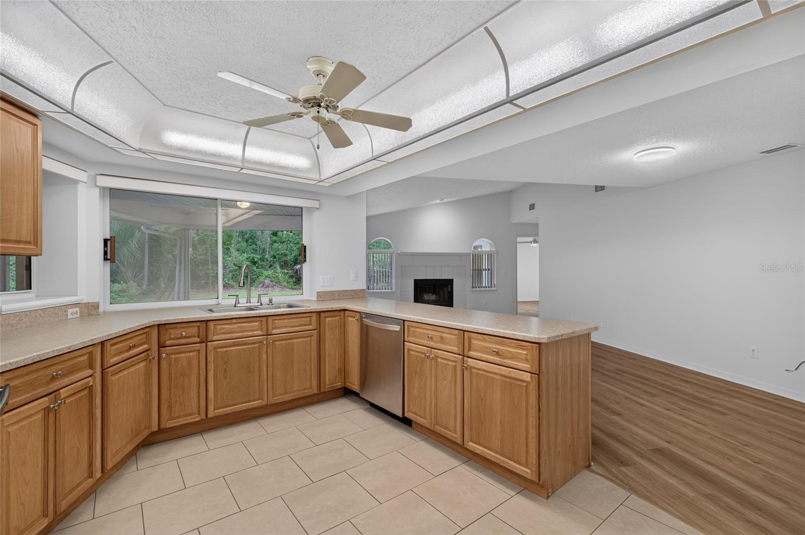11 WALNUT PL