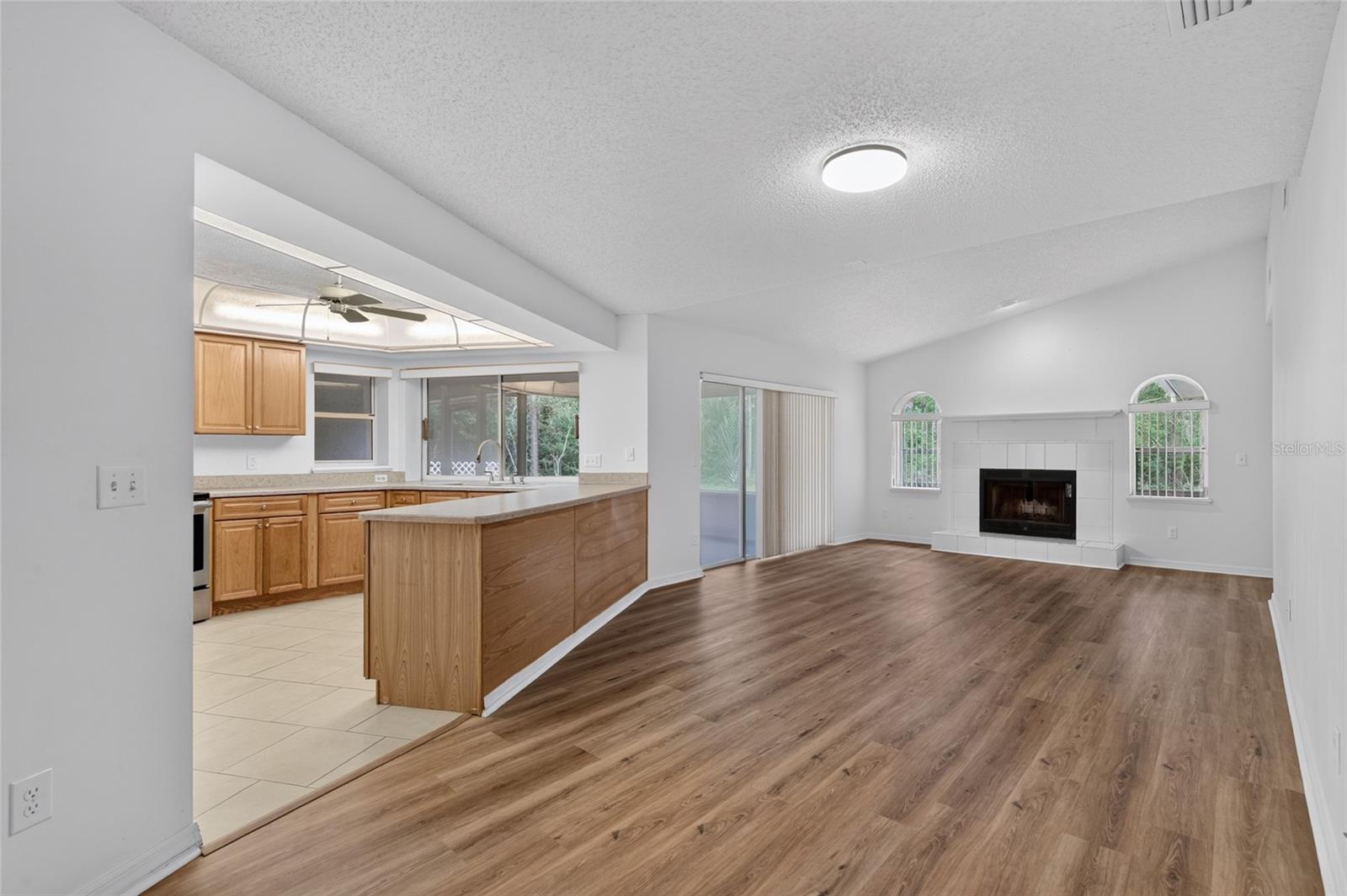 11 WALNUT PL