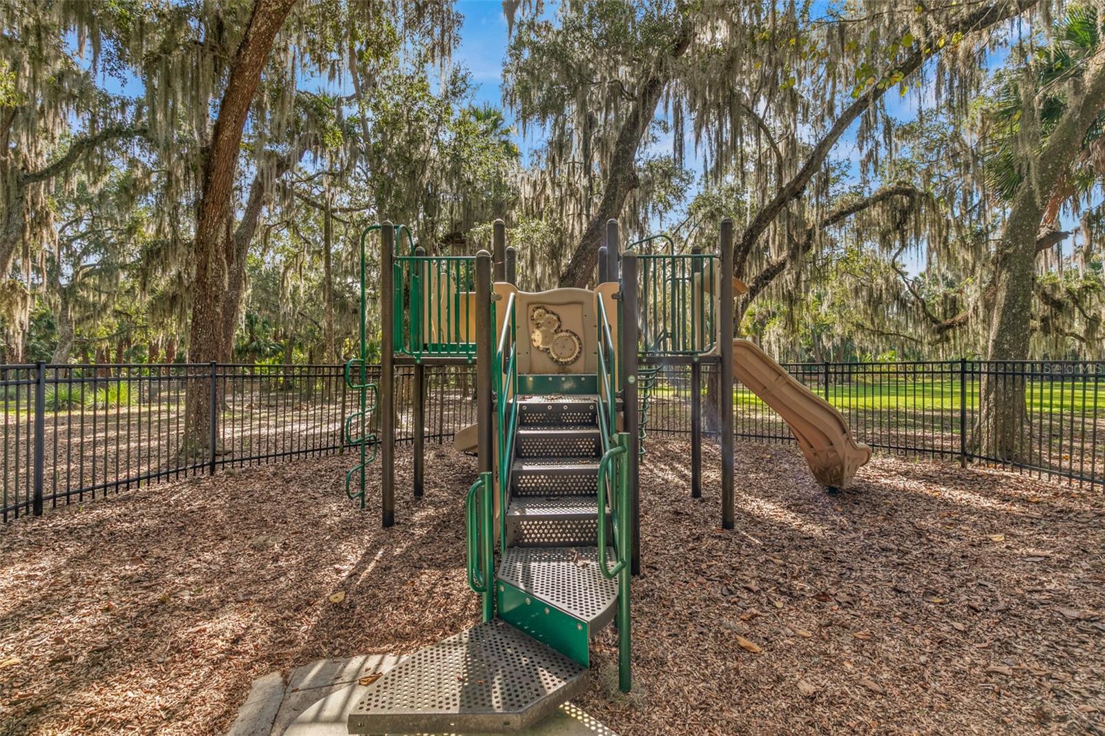 6 SCARLET OAK CIR