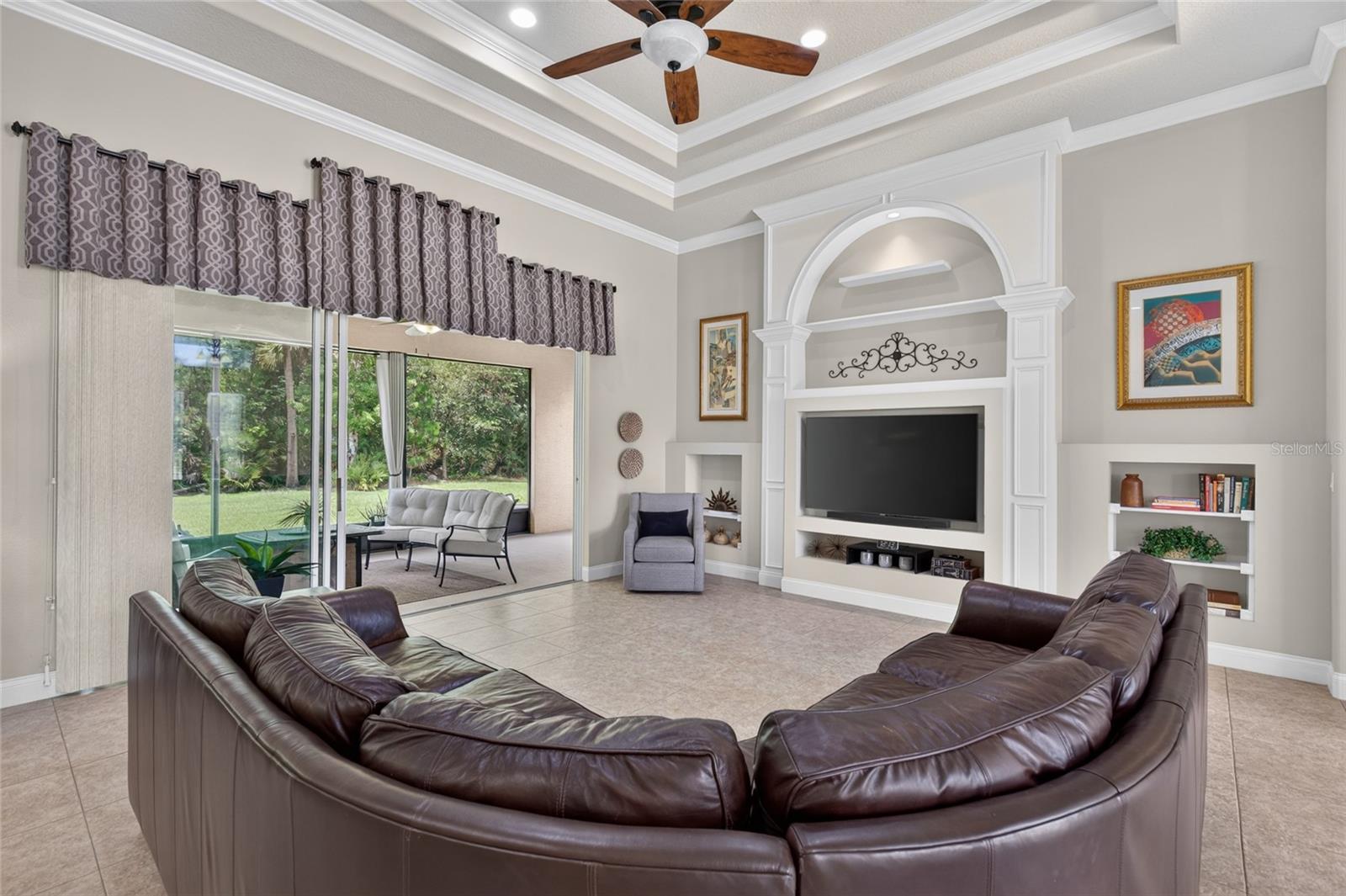 6 SCARLET OAK CIR