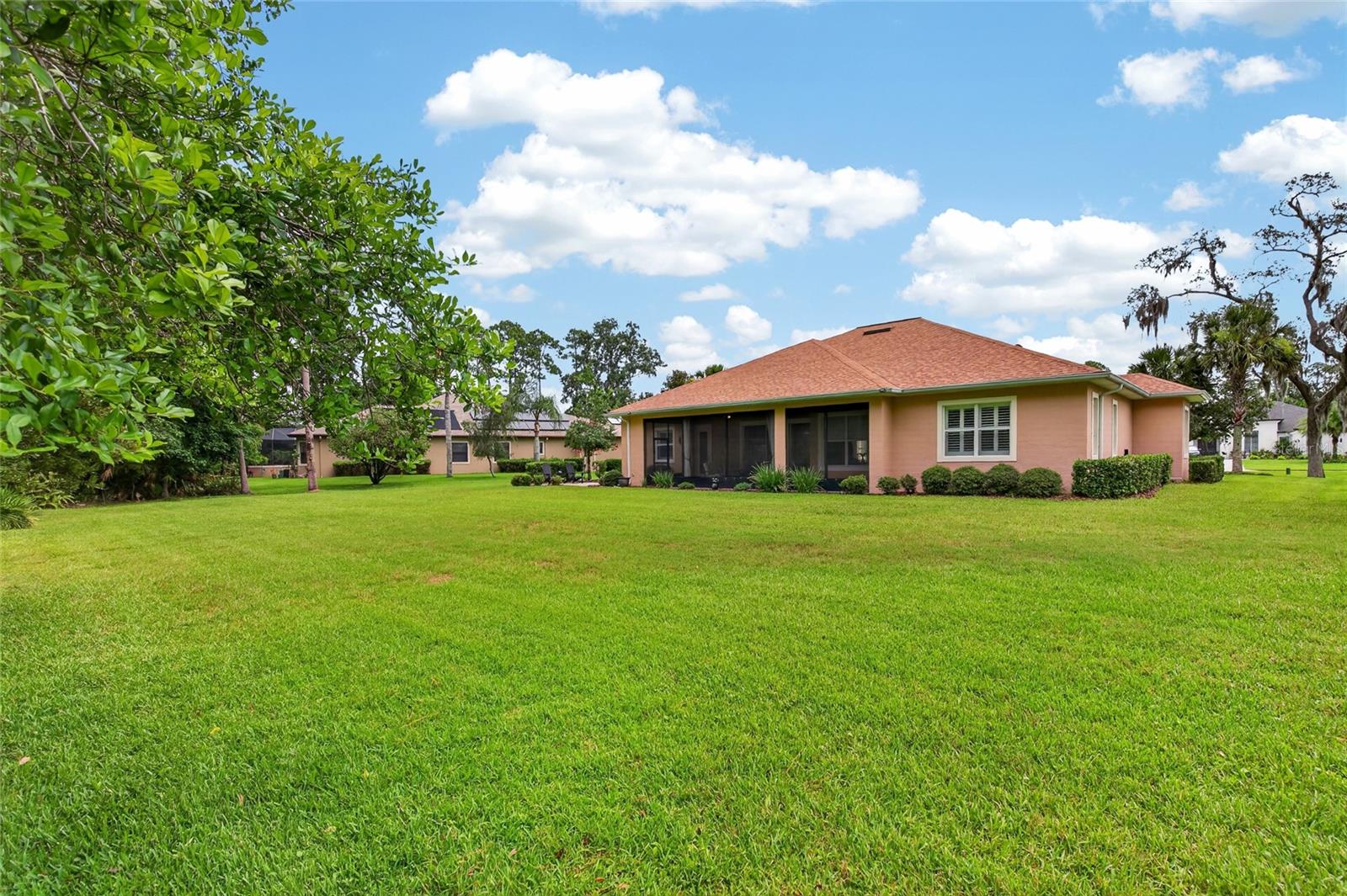 6 SCARLET OAK CIR
