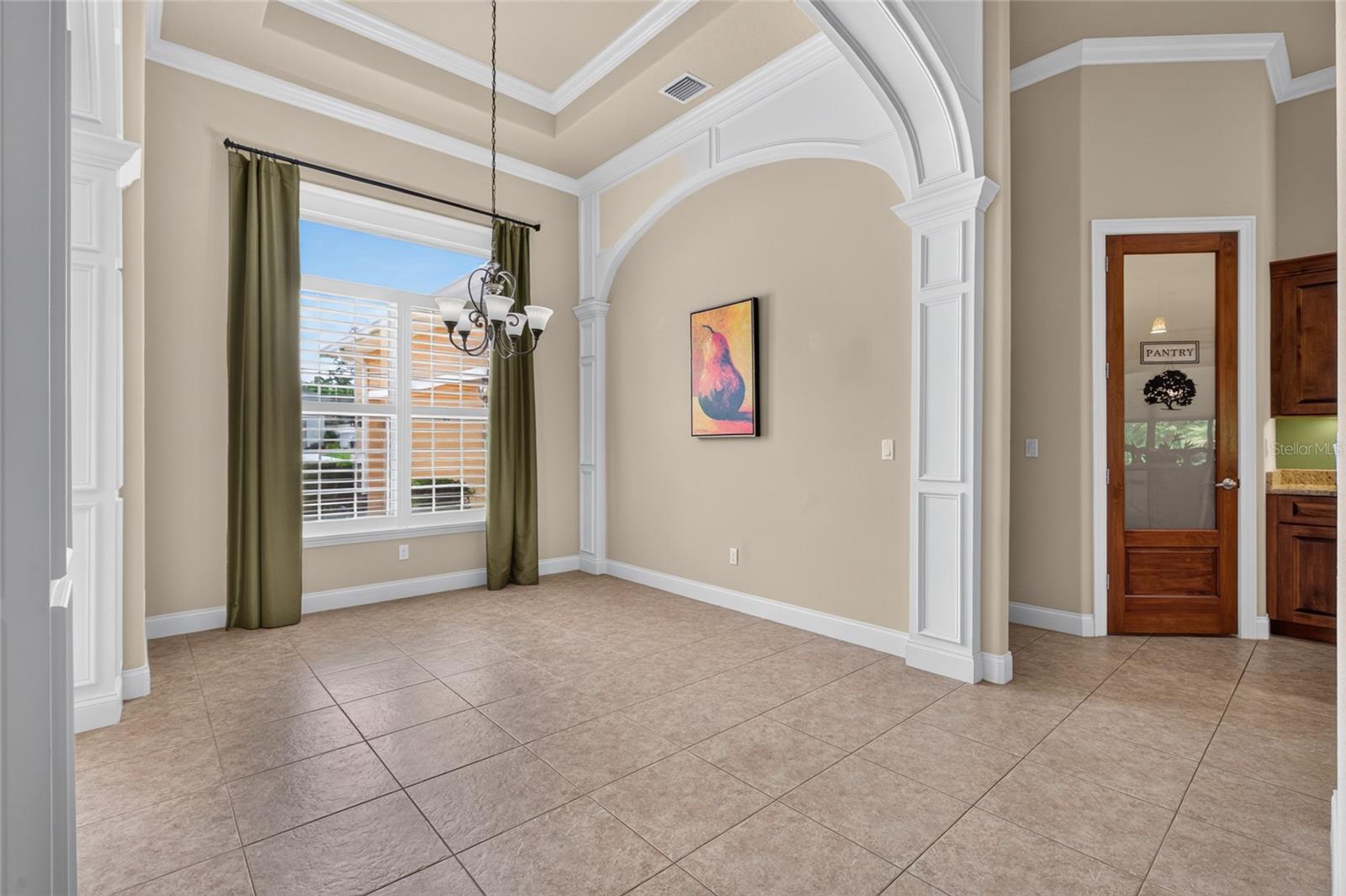 6 SCARLET OAK CIR