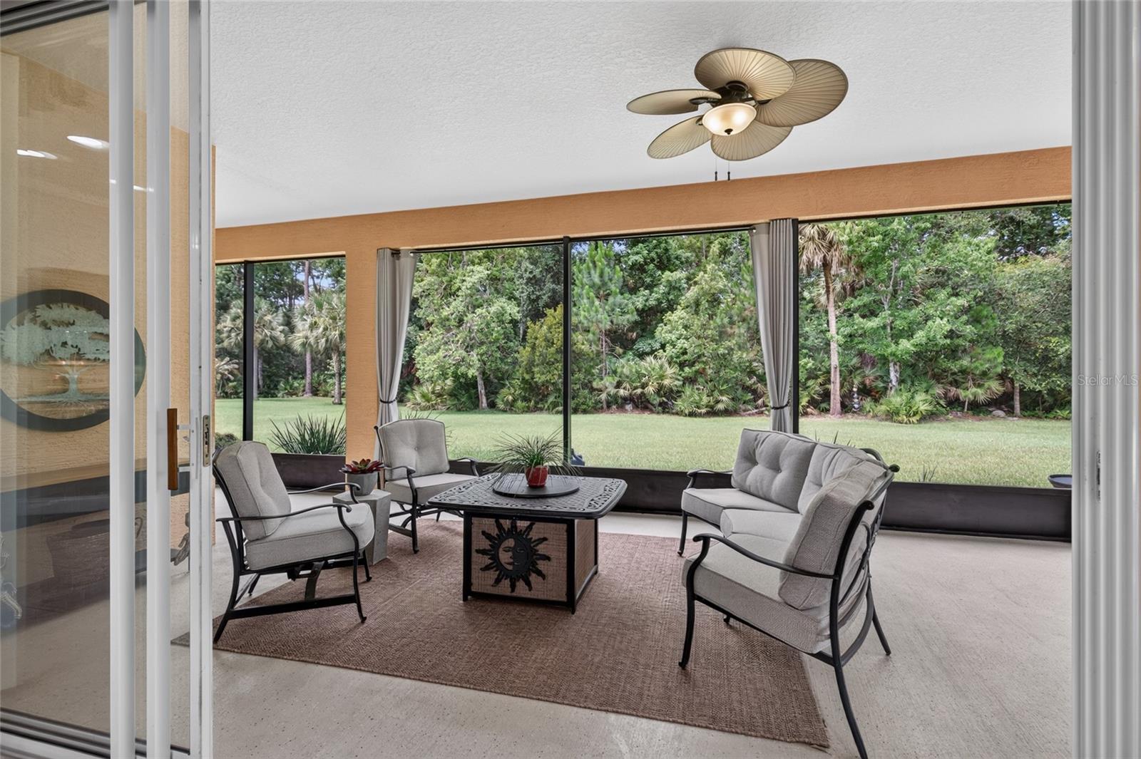 6 SCARLET OAK CIR