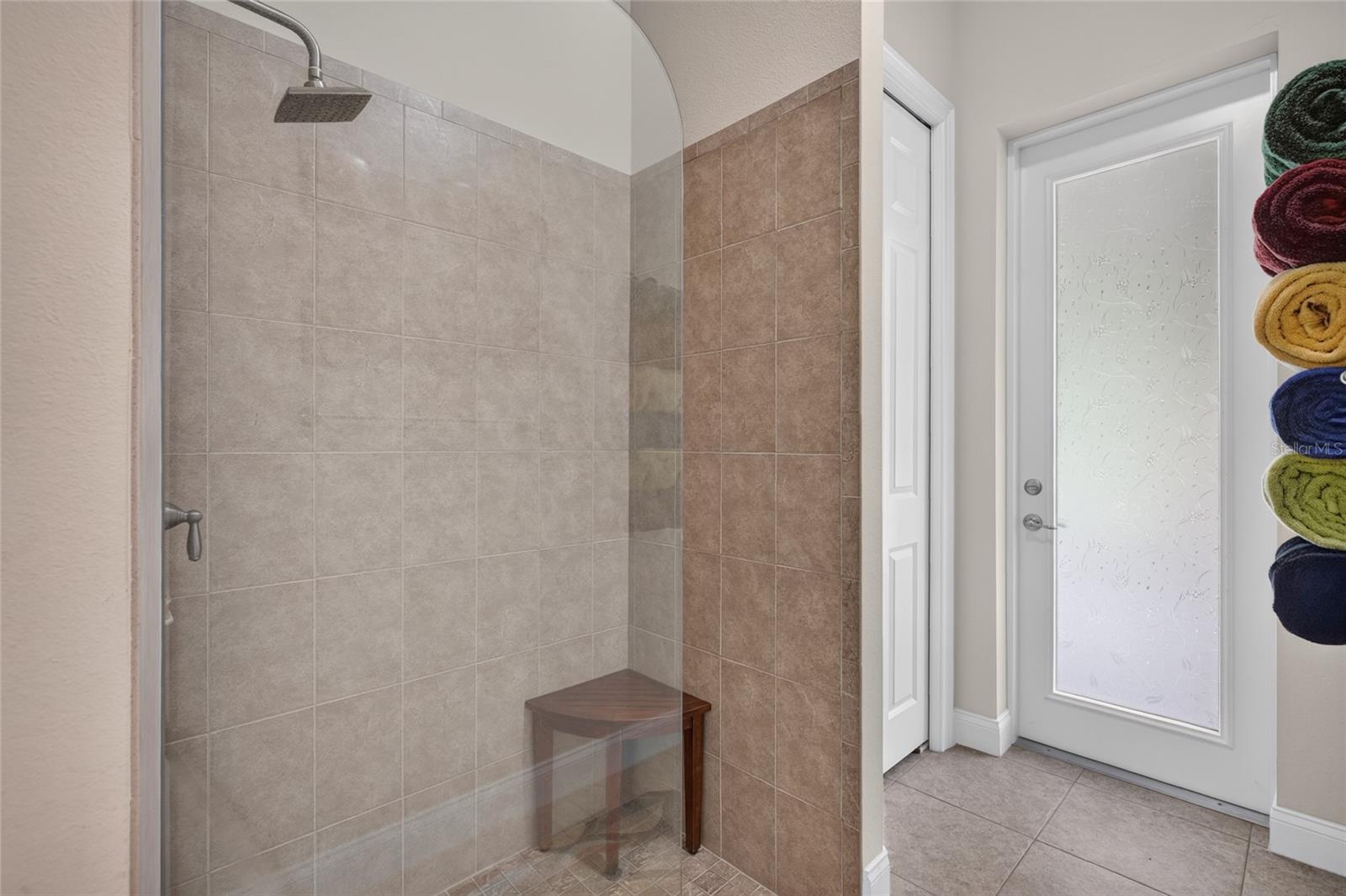 6 SCARLET OAK CIR