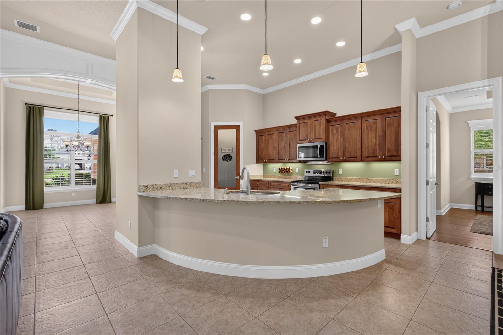 6 SCARLET OAK CIR