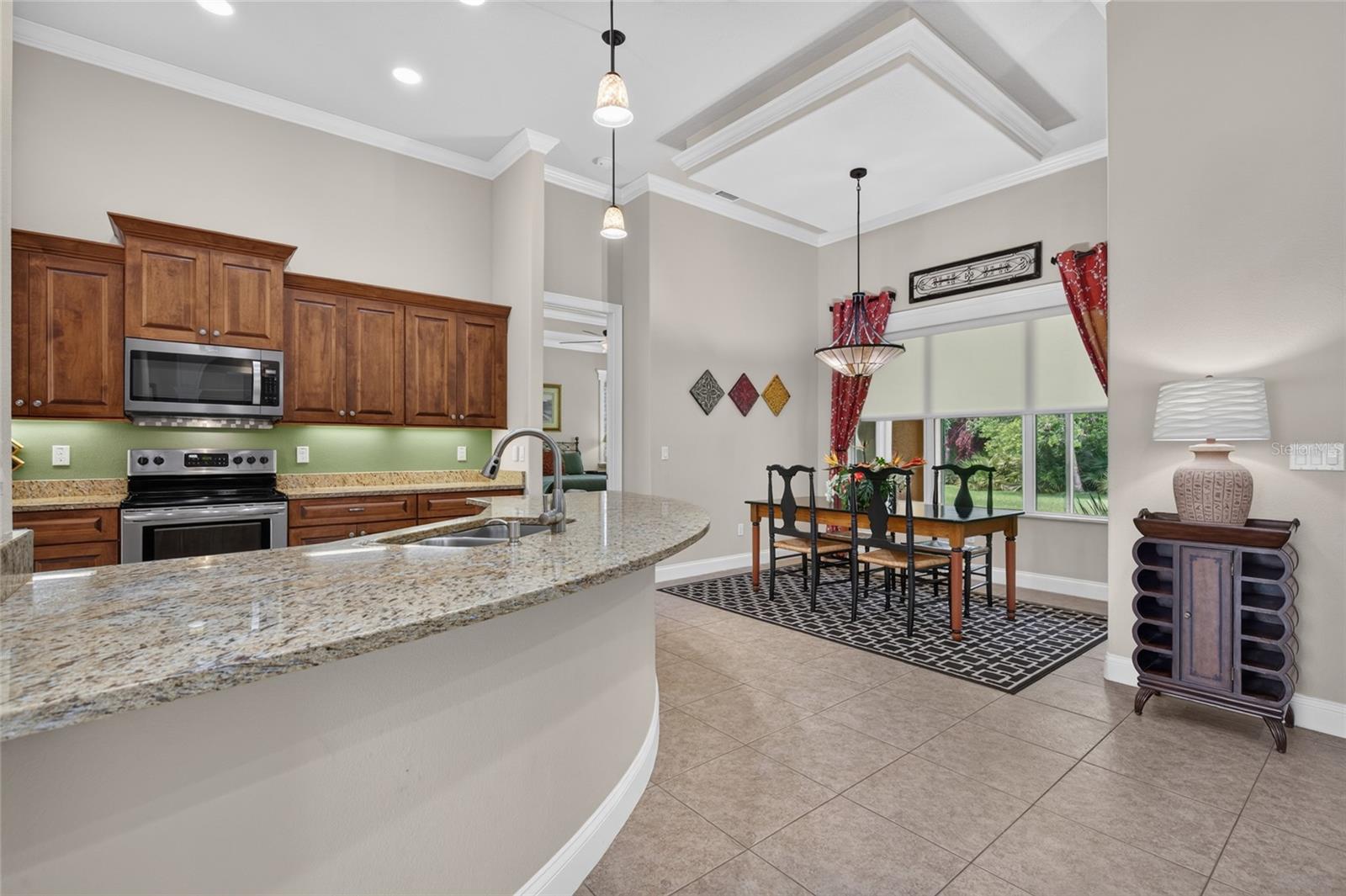 6 SCARLET OAK CIR
