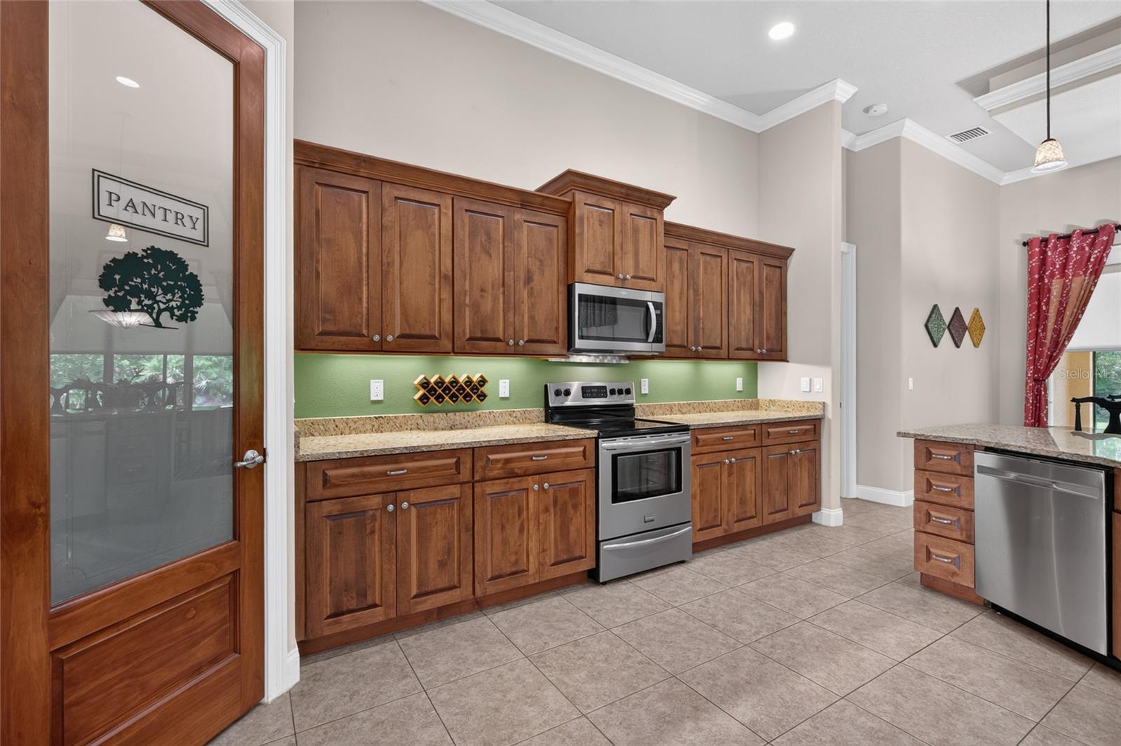 6 SCARLET OAK CIR