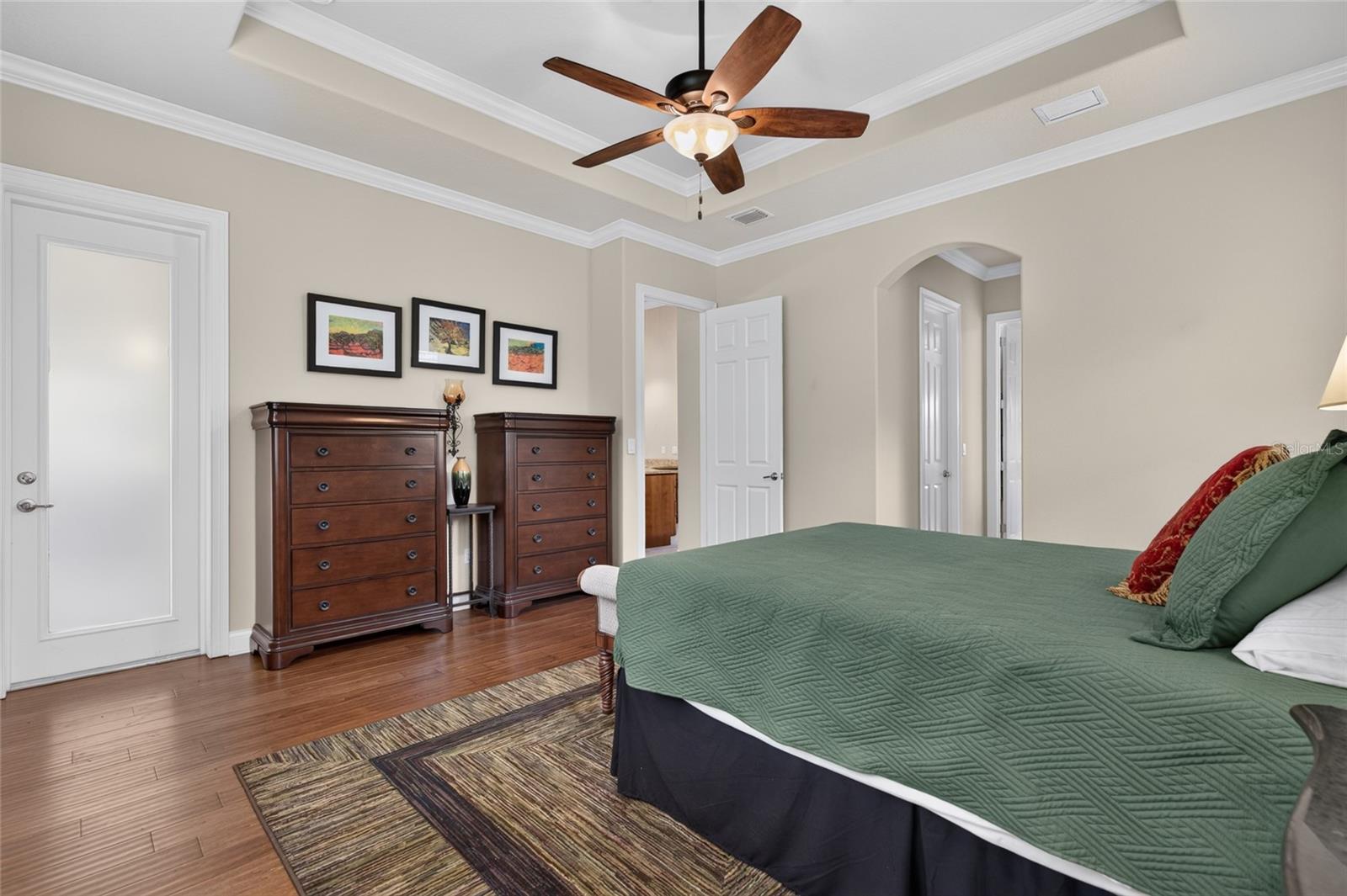 6 SCARLET OAK CIR