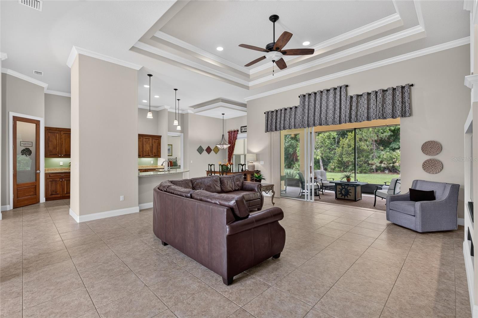 6 SCARLET OAK CIR
