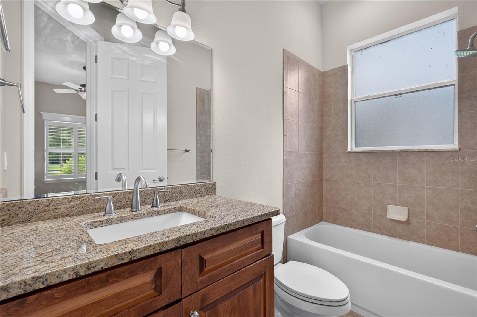6 SCARLET OAK CIR