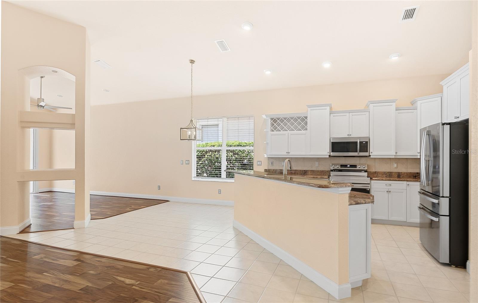 3 VILLAGE VIEW DR