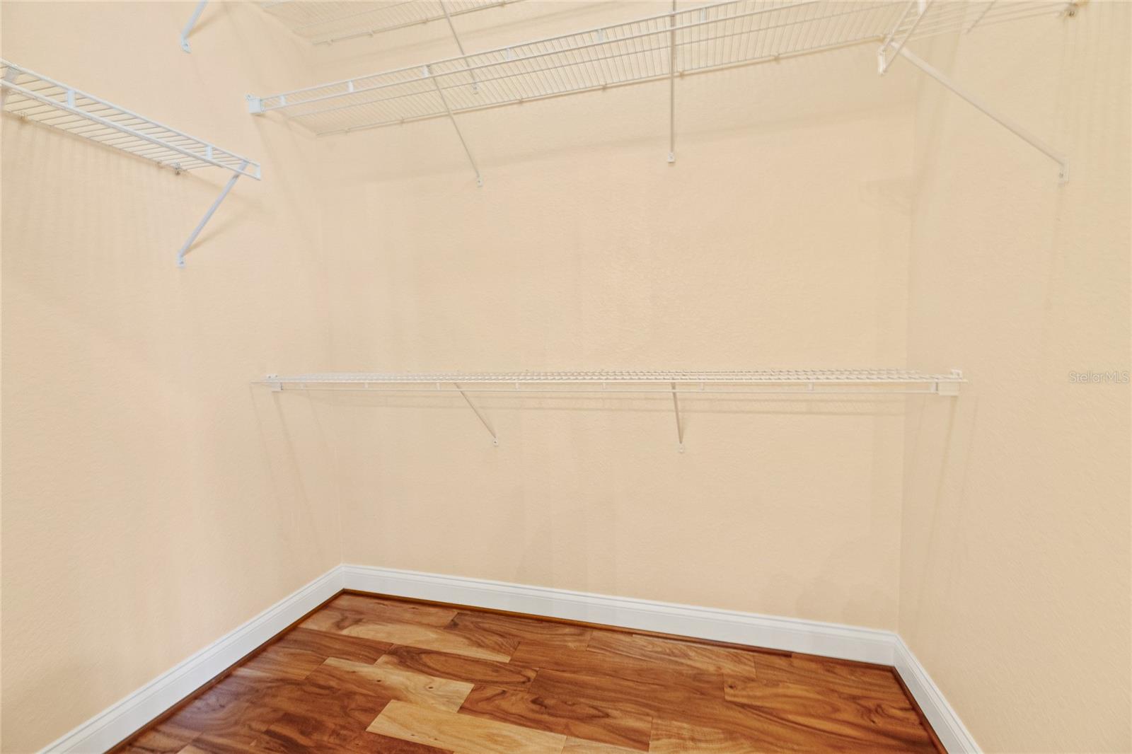 3 VILLAGE VIEW DR