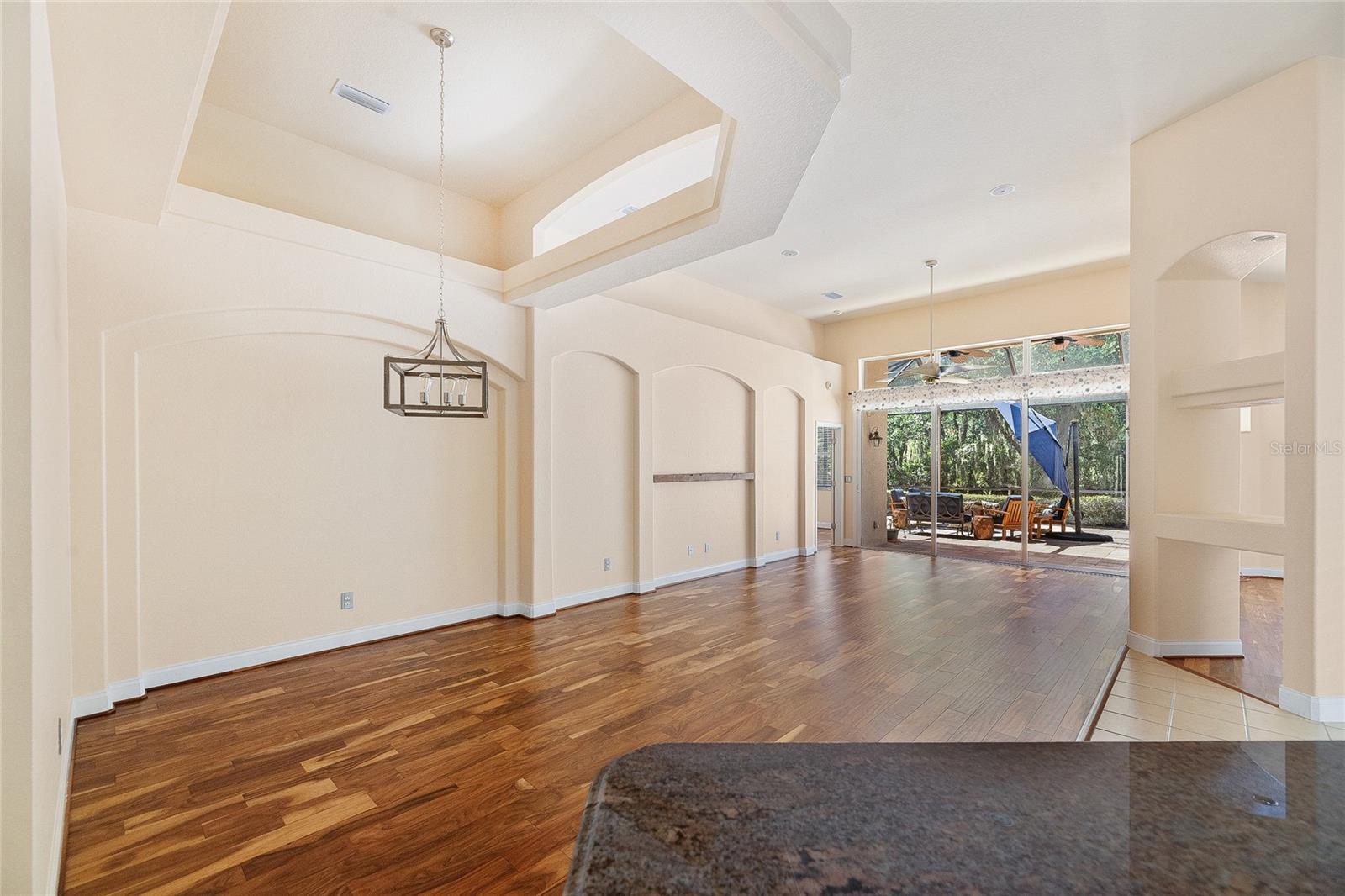 3 VILLAGE VIEW DR