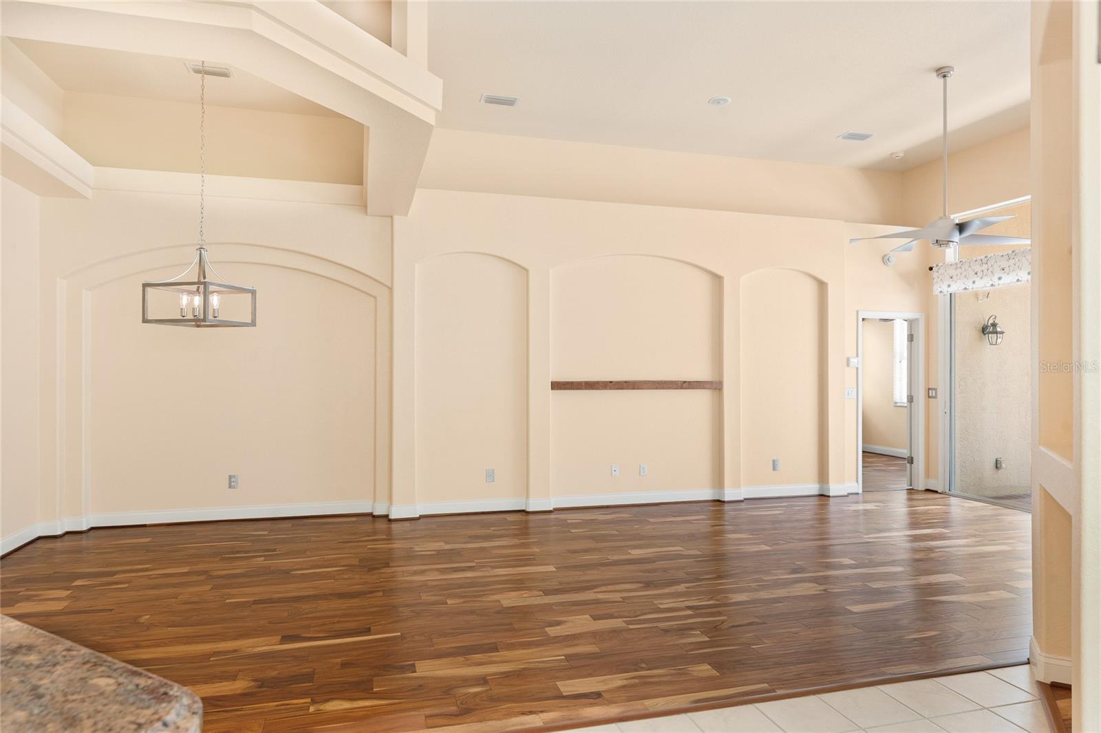 3 VILLAGE VIEW DR