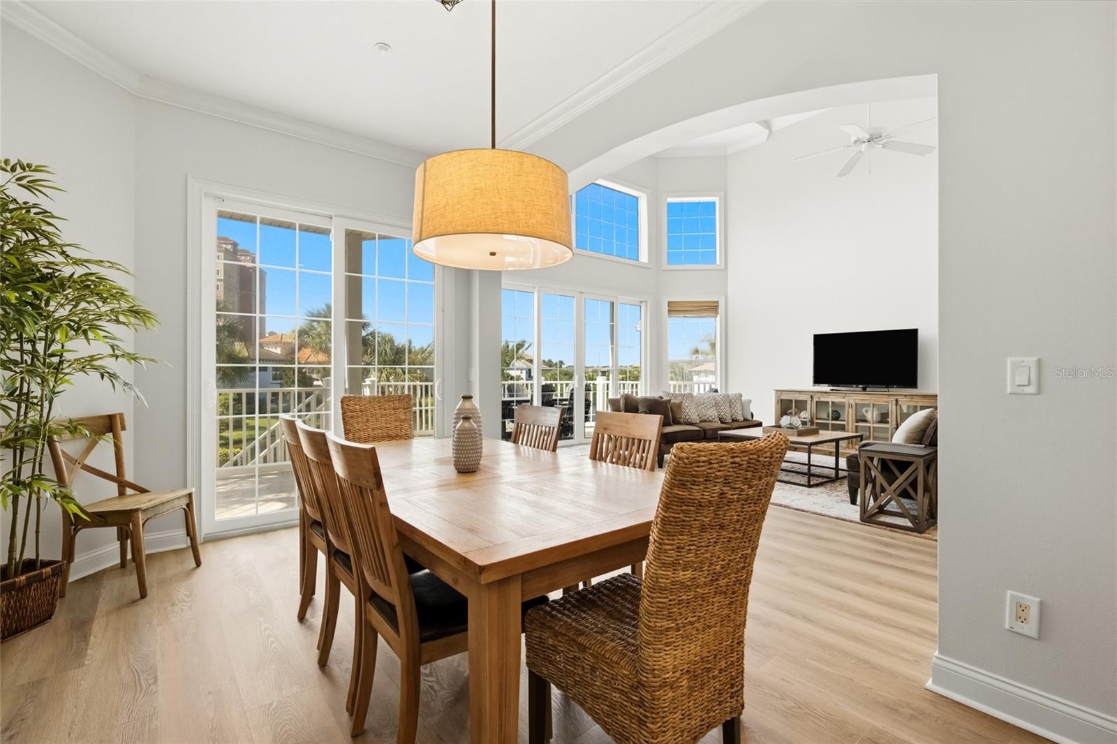 29 NORTHSHORE AVE