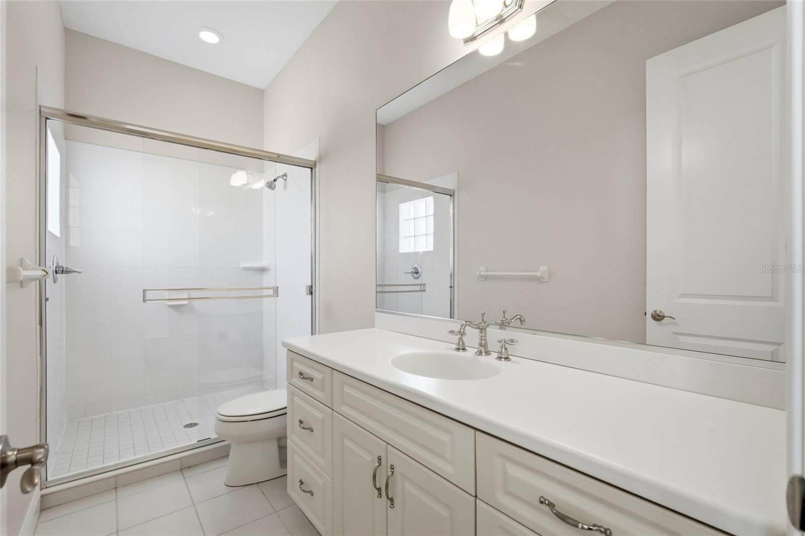 29 NORTHSHORE AVE