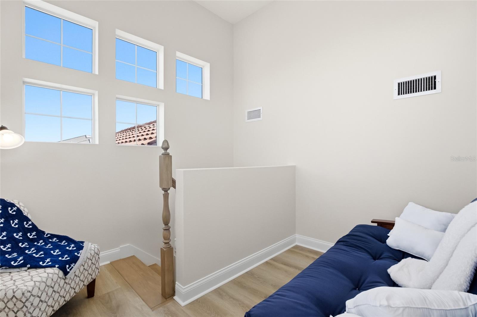29 NORTHSHORE AVE
