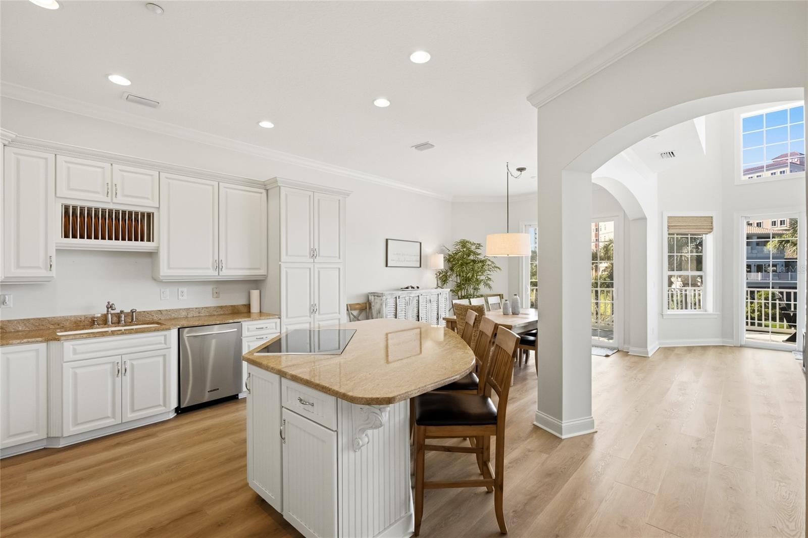 29 NORTHSHORE AVE