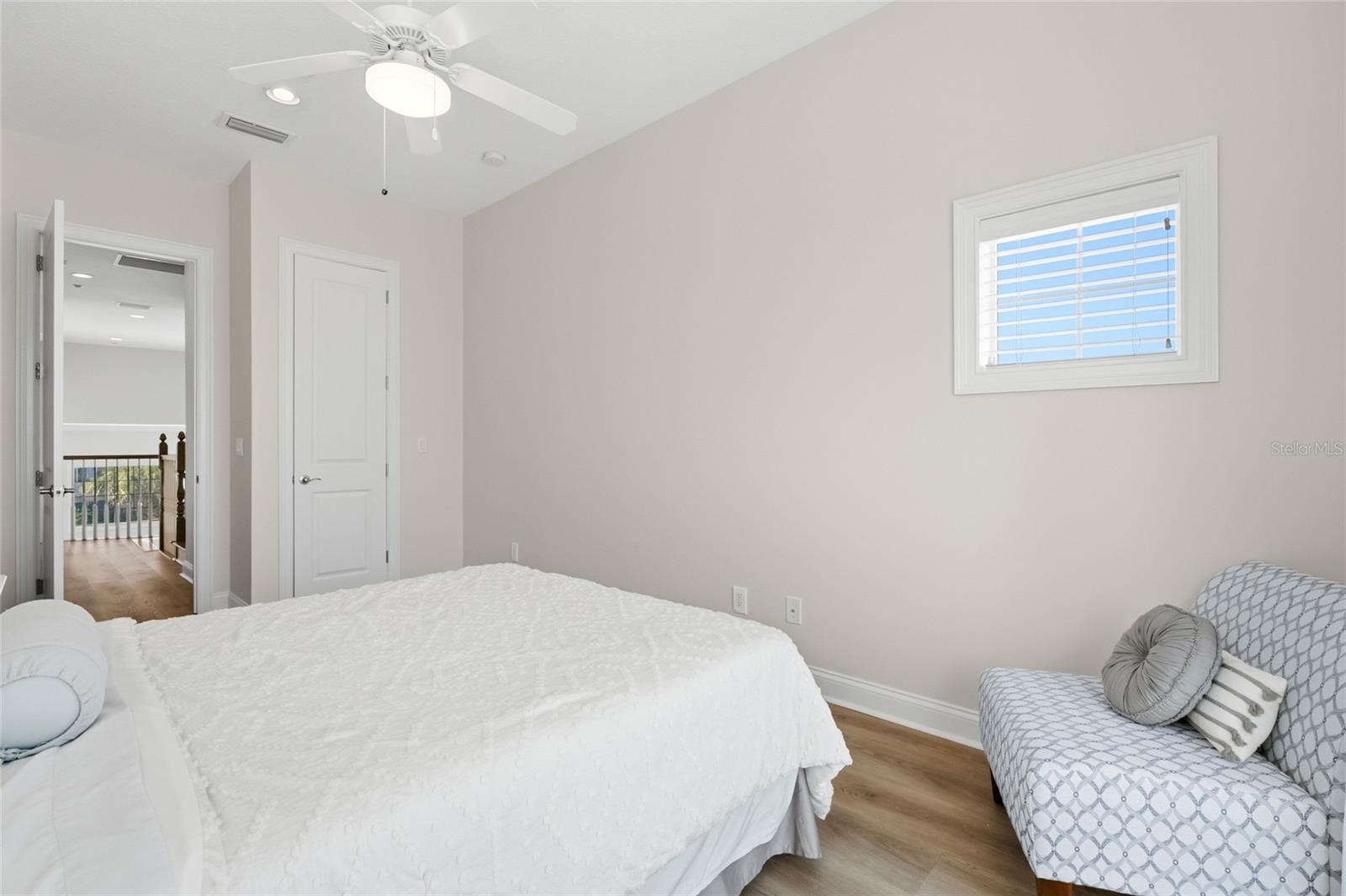 29 NORTHSHORE AVE