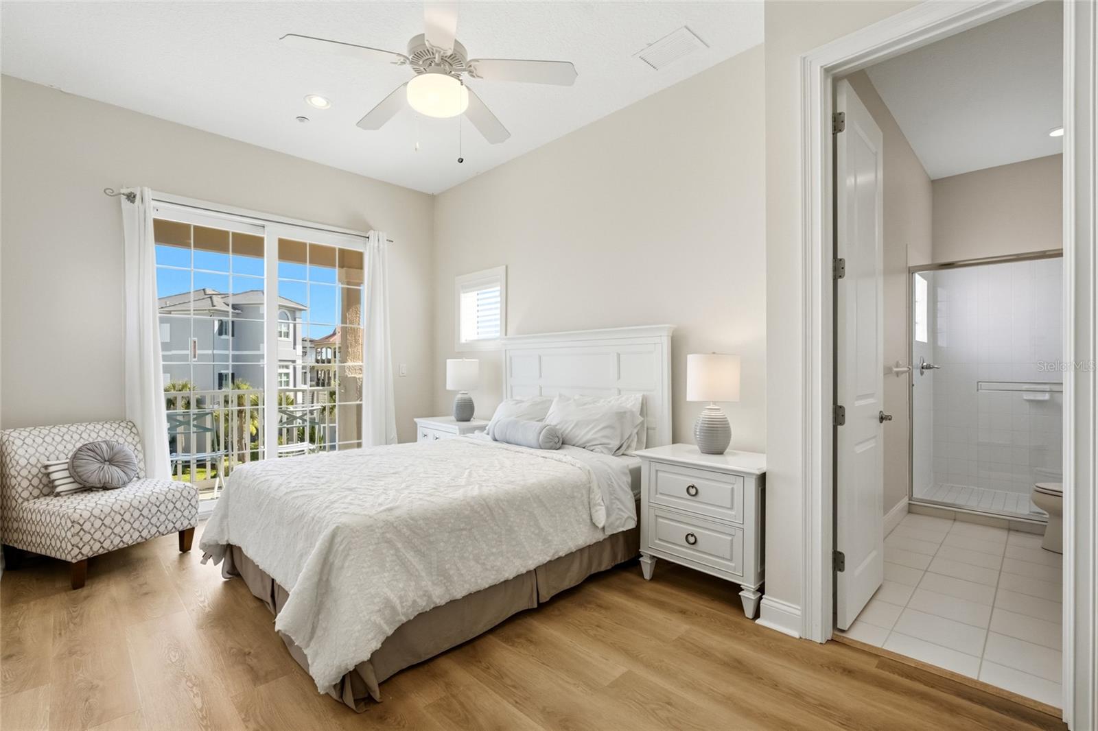 29 NORTHSHORE AVE