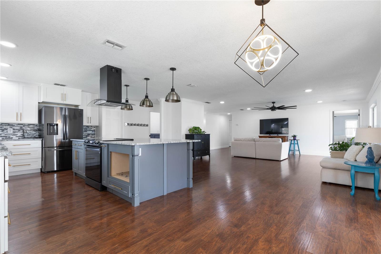 13 FLAMETREE CT