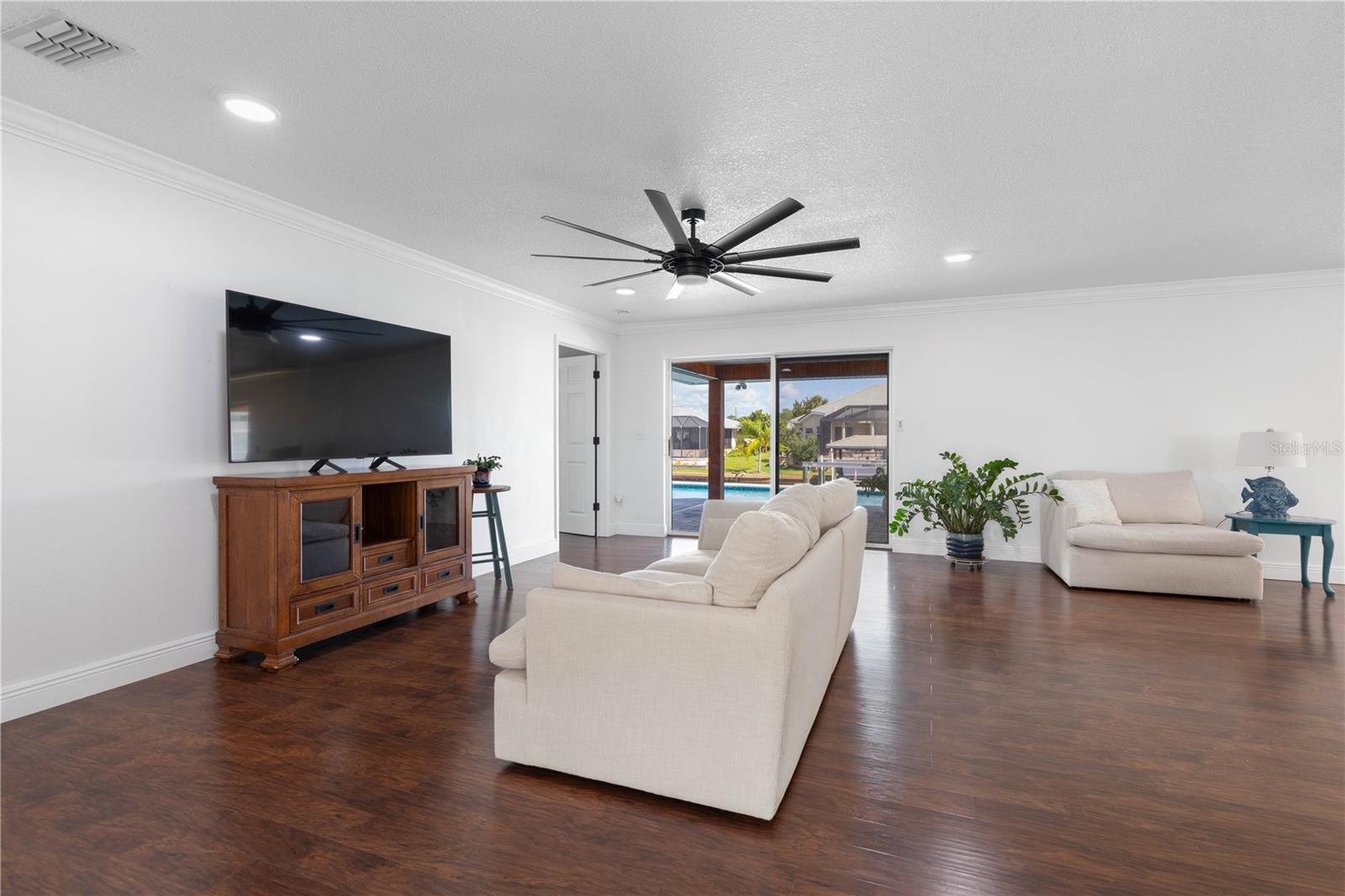 13 FLAMETREE CT