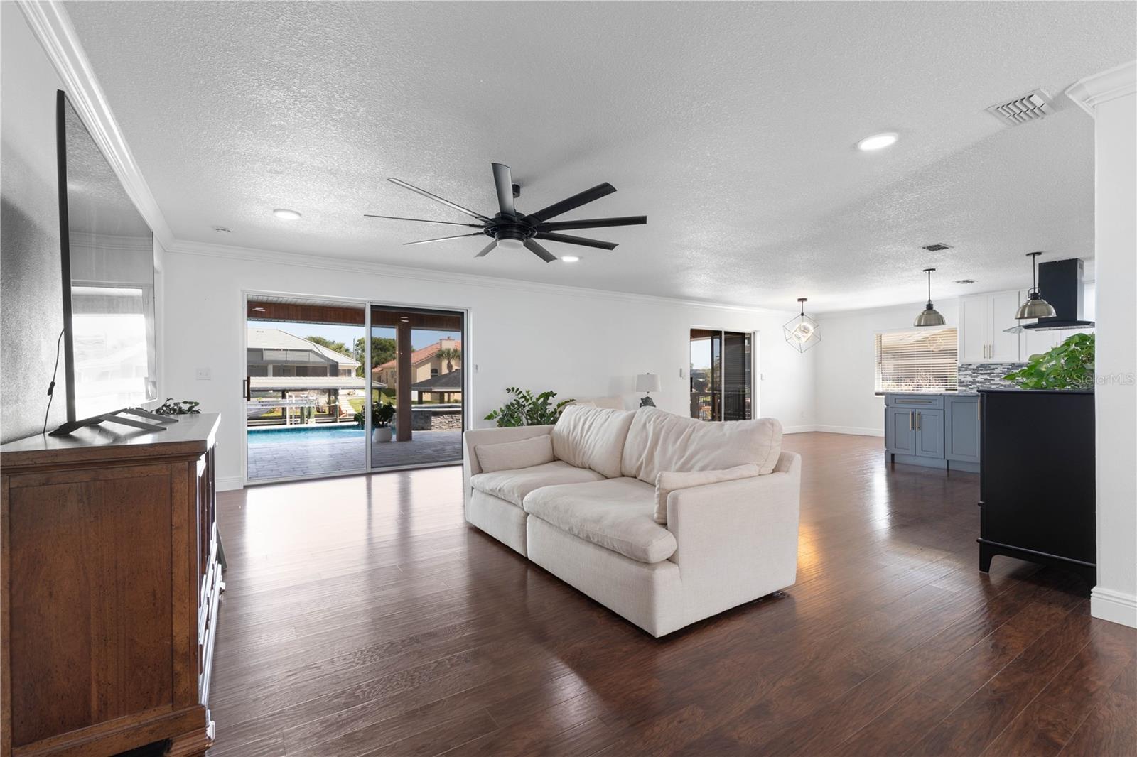 13 FLAMETREE CT
