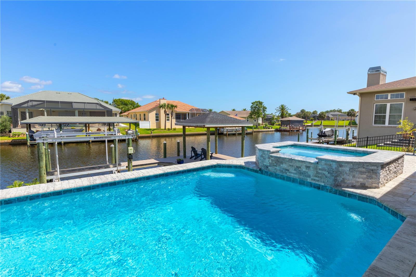13 FLAMETREE CT
