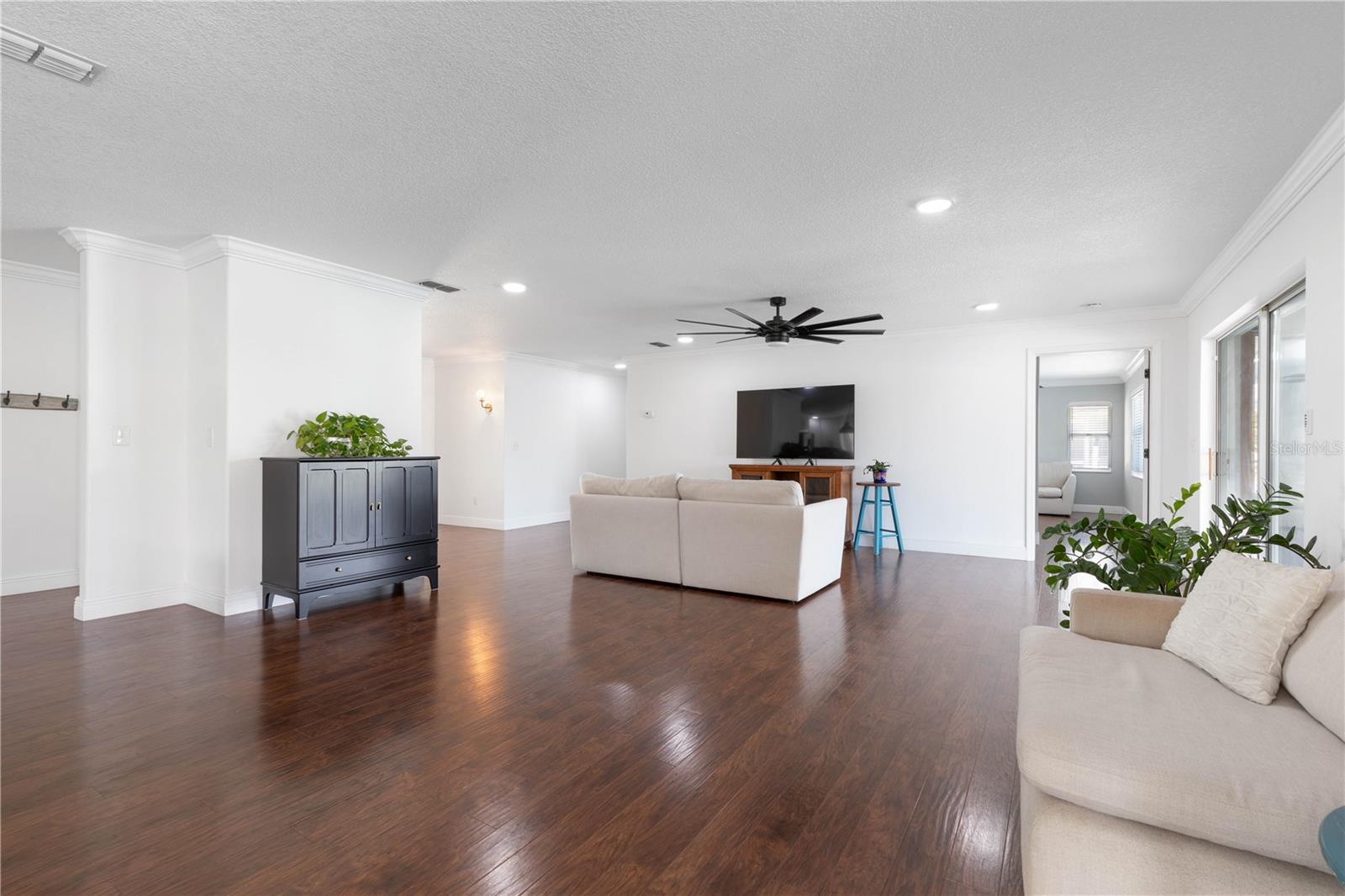 13 FLAMETREE CT