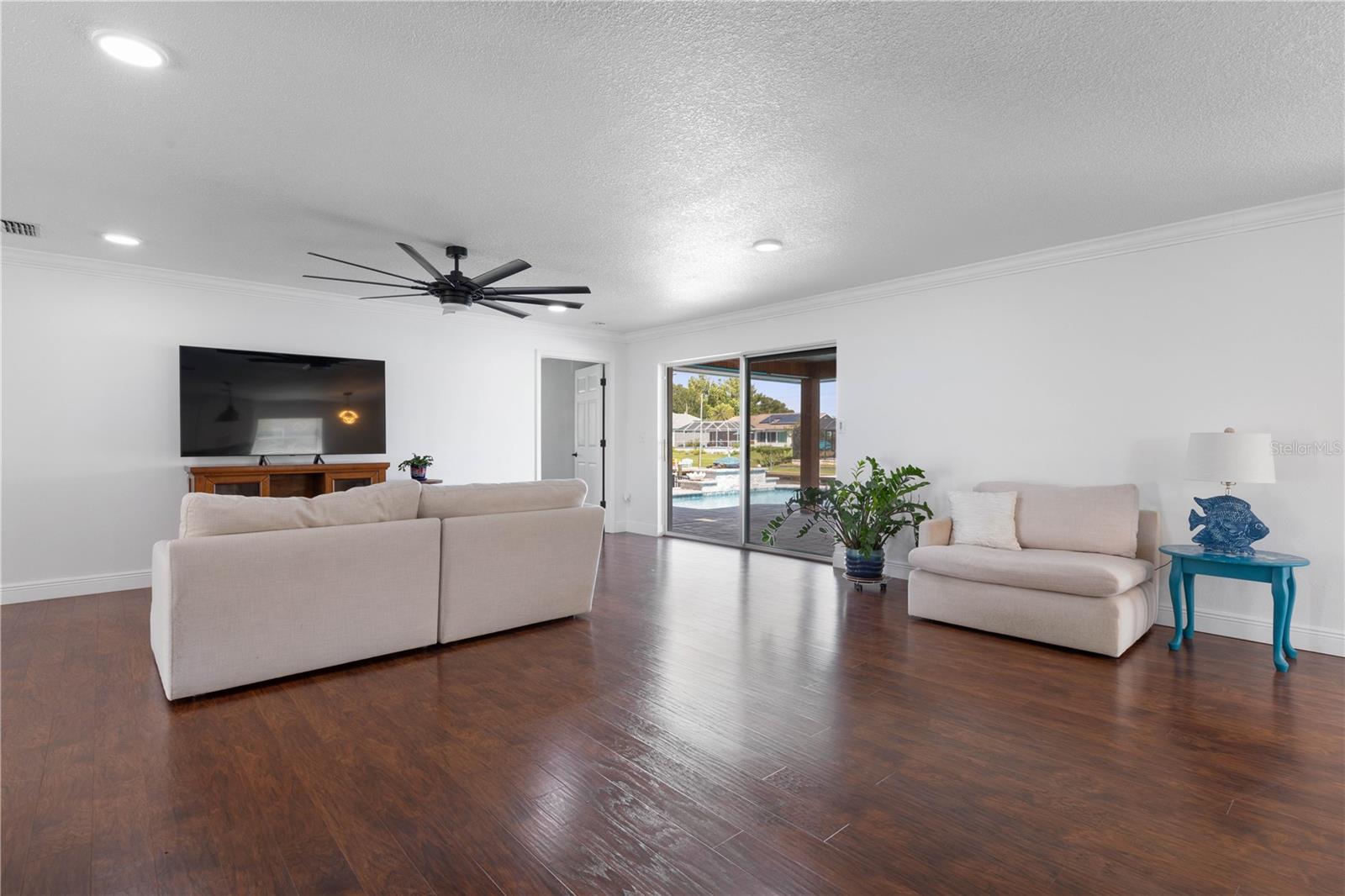 13 FLAMETREE CT